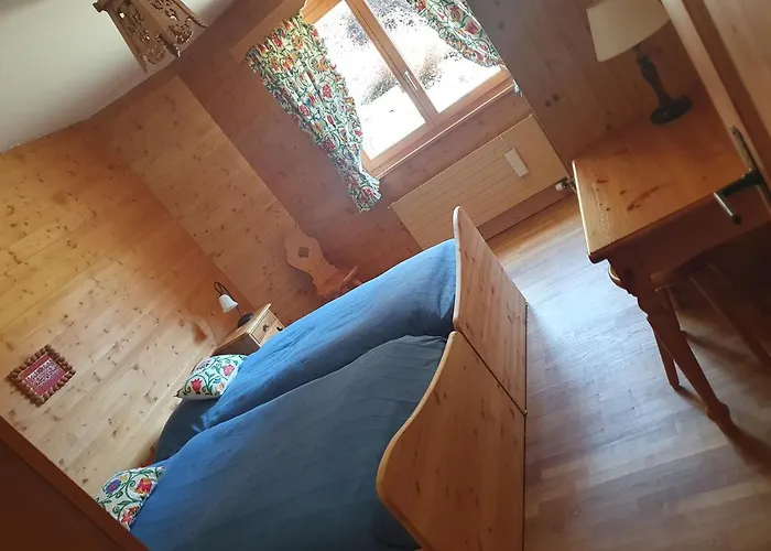 De Charme, Seven * 克莱恩 蒙塔纳