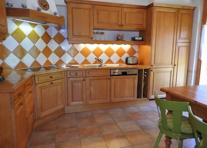 De Charme, Seven 克莱恩 蒙塔纳