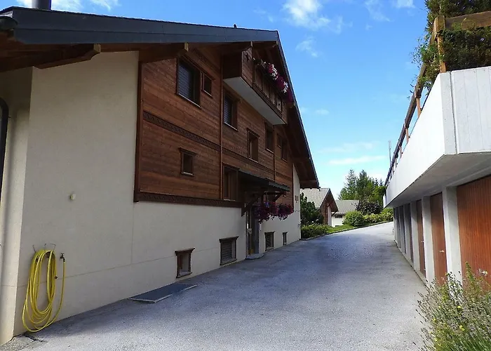 De Charme, Seven 克莱恩 蒙塔纳